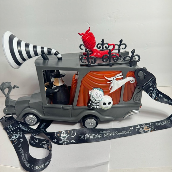 (Sold) NWT. Disney ‘The Nightmare Before Christmas’ Mayor’s Car Popcorn Bucket. - Picture 6 of 14